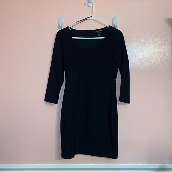 NWOT Black Ribbed Quarter sleeve Dress - Picture 1 of 8